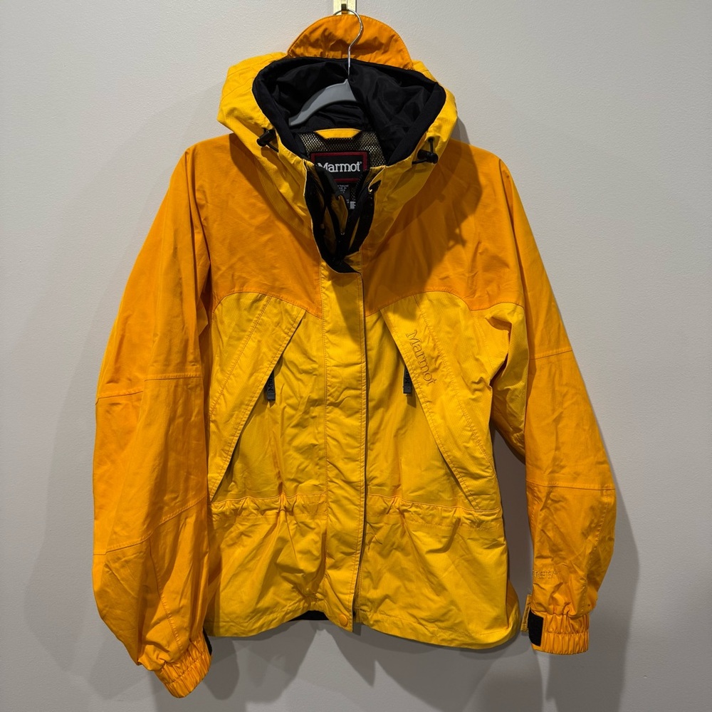 Marmot Ski Jacket‎  Medium Yellow Hood Waterproof Systems Nylon Vintage